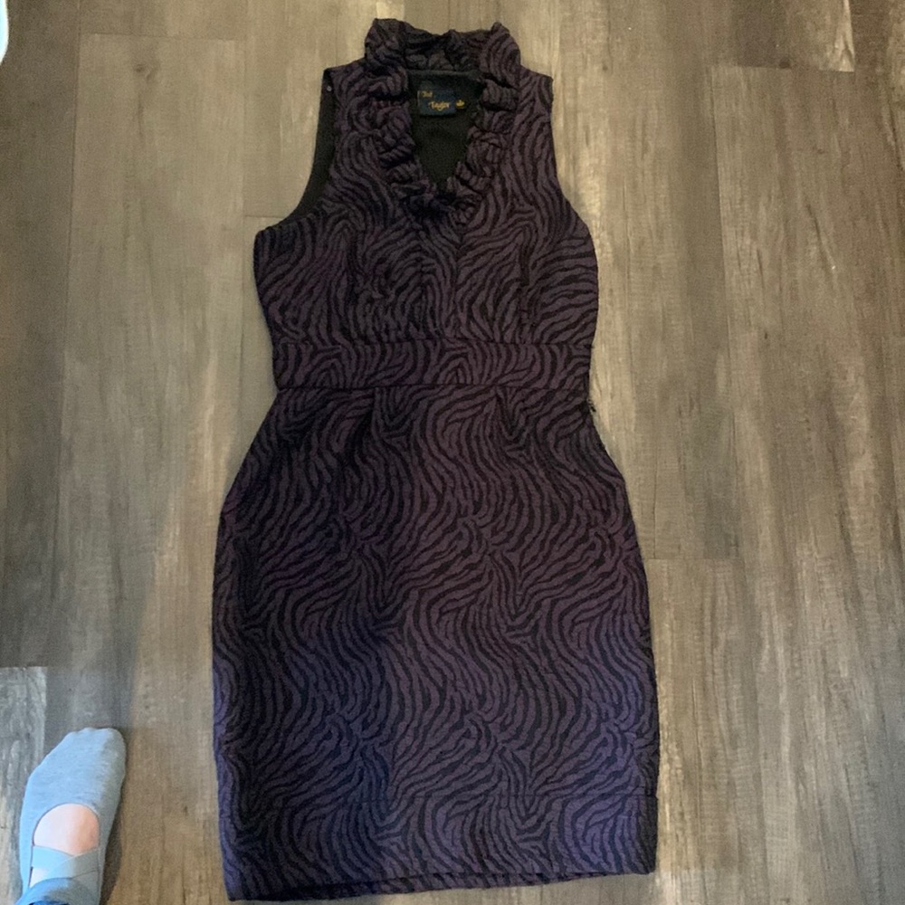 Just Taylor. Black and Purple Fitted Dress
